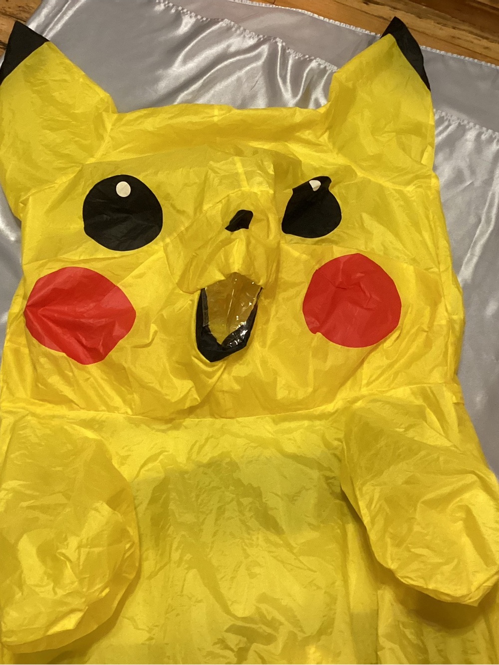 Adult Pokémon Pikachu Inflatable Costume - Picture 11 of 13